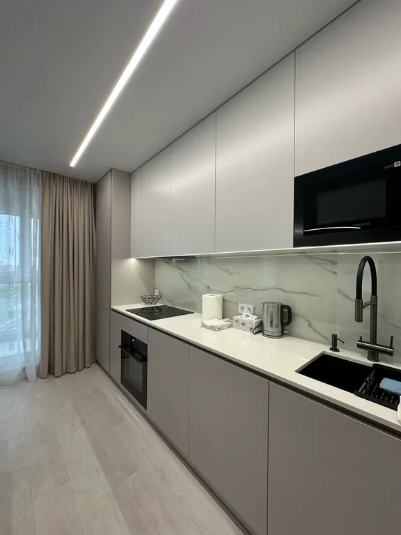 Новая евротрешка с хорошим ремонтом в новой микрорайоне