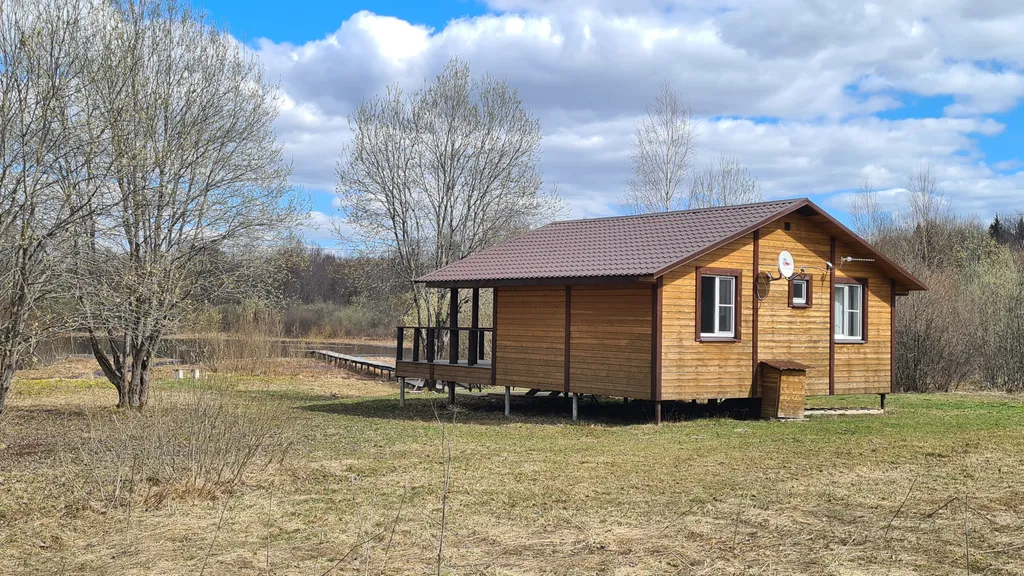 Дом на берегу озера Вселуг