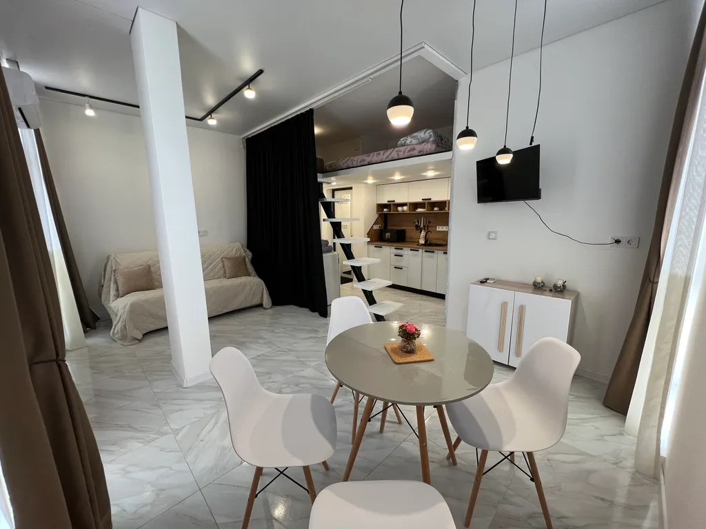 Квартира Тихая студия с видом на горы в далеко от суеты — аренда посуточно в Веселое