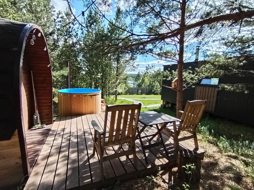 Домик с баней и купелью на дровах на участке 20 соток