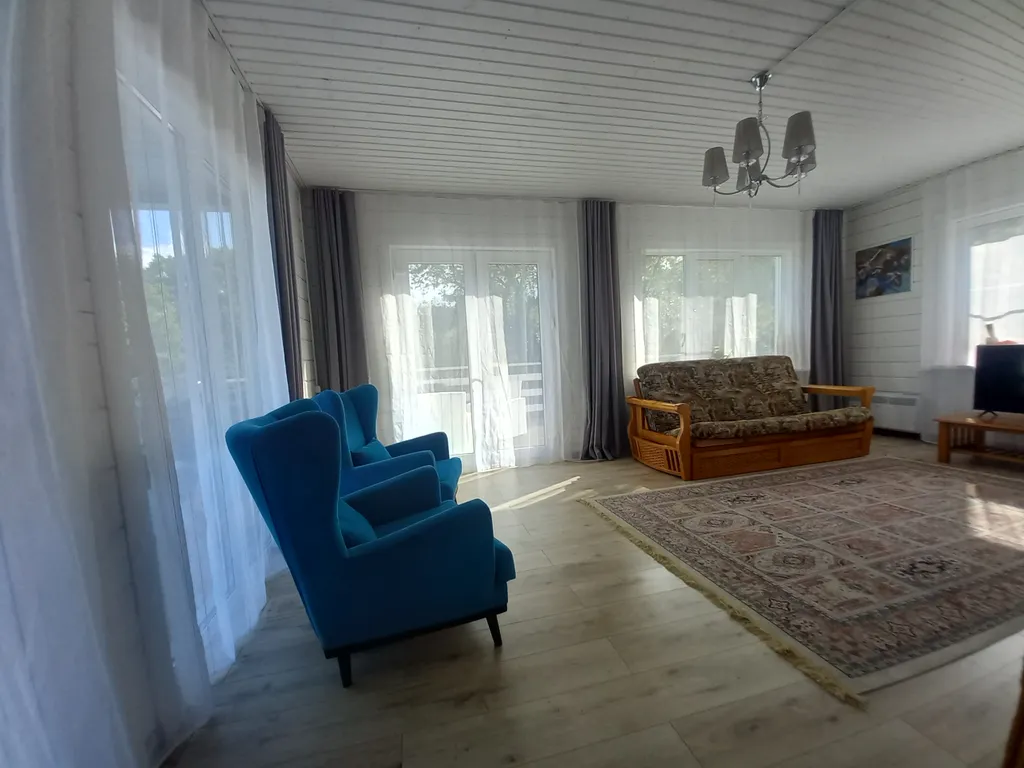 Дом с бассейном и баней