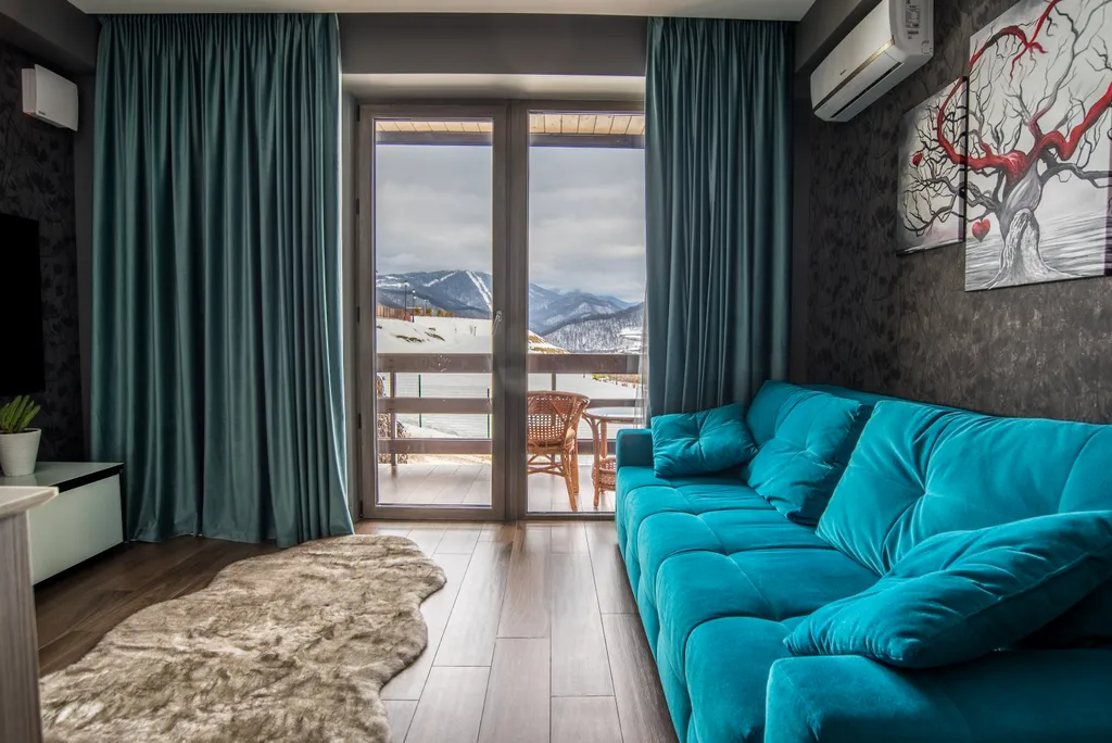 Студия с видом на горы