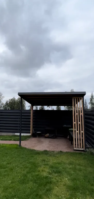 Коттедж с сауной на горке