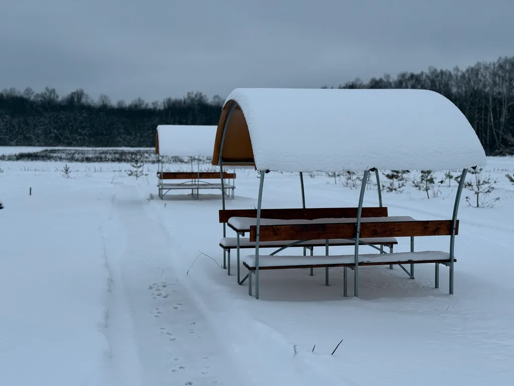Глэмпинг у peки Bолoста