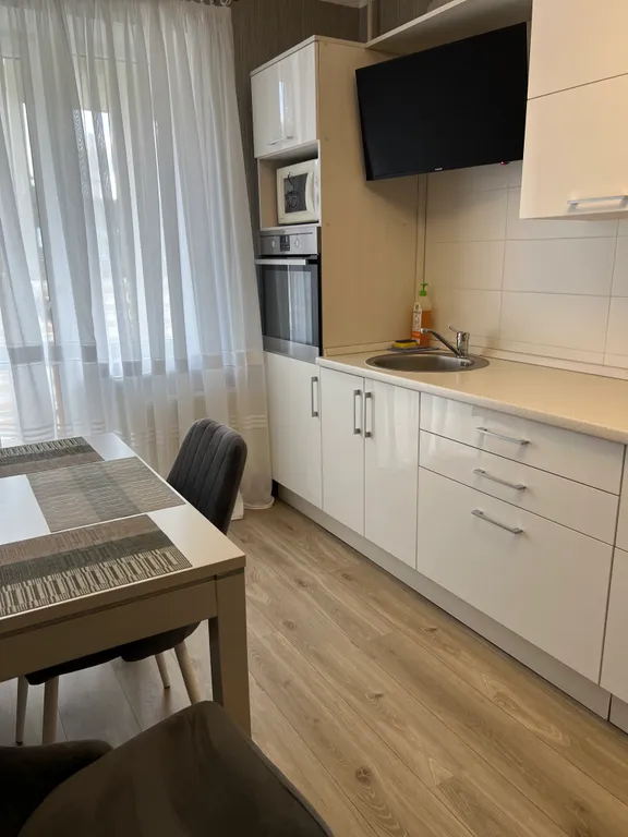 Квартира у парка и озера