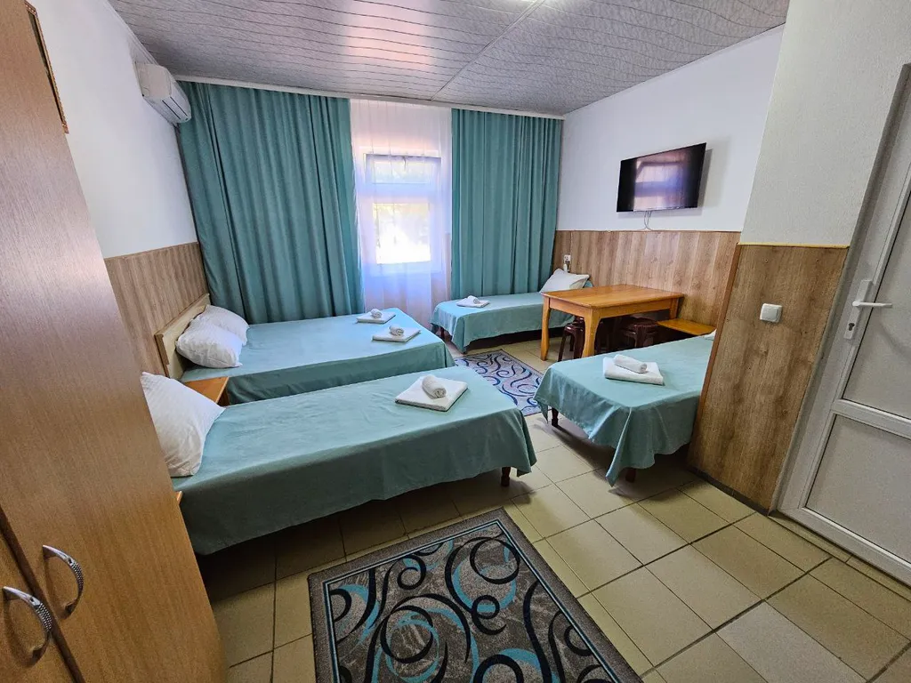 Квартира Квартира Семейный 5ти-местный номер стандарт 2й этаж. — Лазаревское