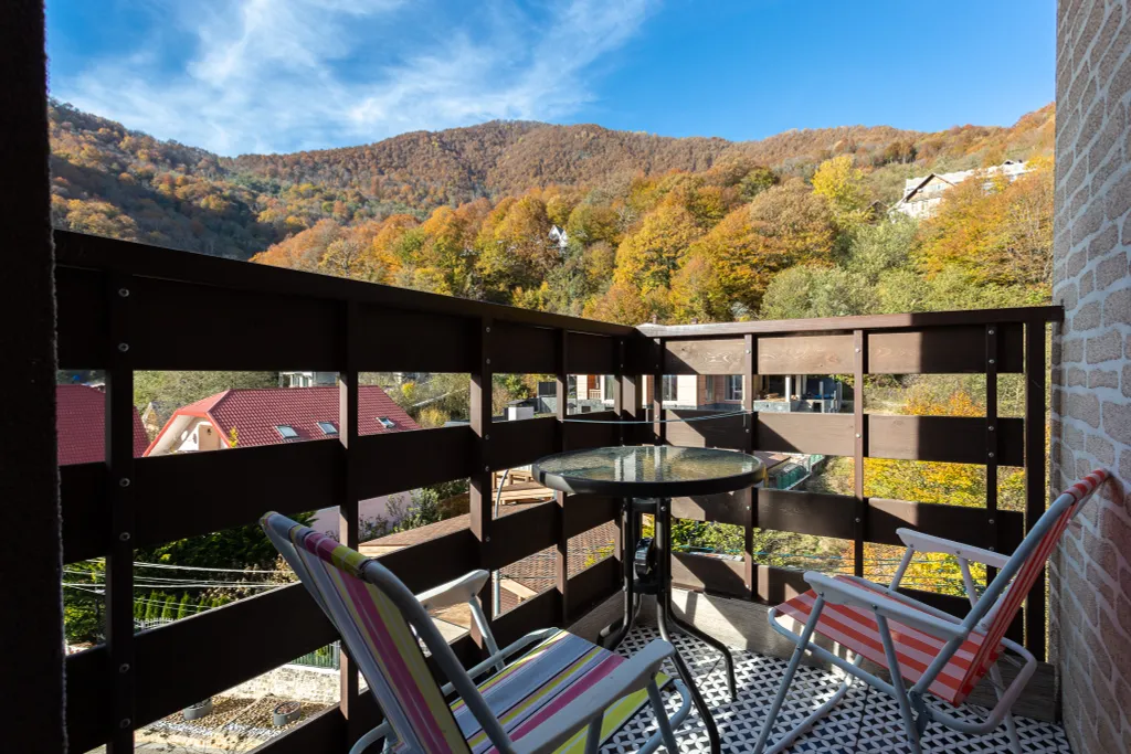 Уютная студия с видом на горы