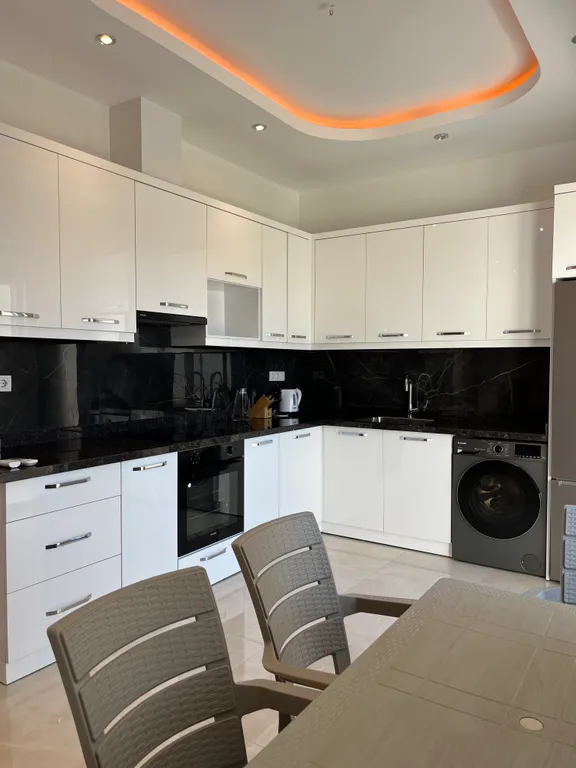 Просторная 2-этажная квартира с видом на море 10 минут от пляжа