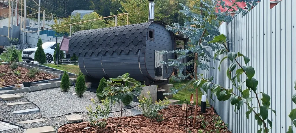 Уютный дом с теплым бассейном, дровяной баней и сибирским чаном