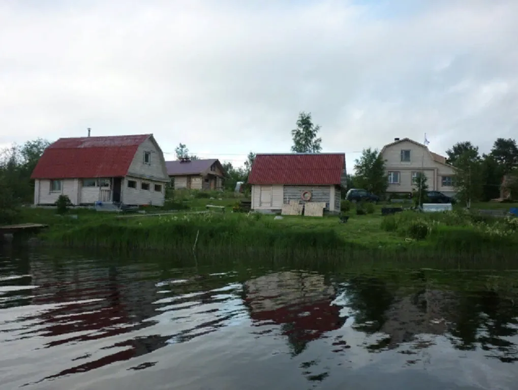 Жилой дом на самом берегу озера Крошнозеро