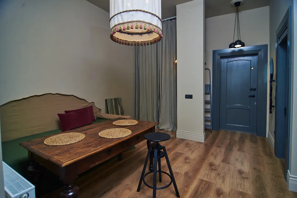 Апартаменты с авторским дизайном в доме 19-го века в сердце старого го