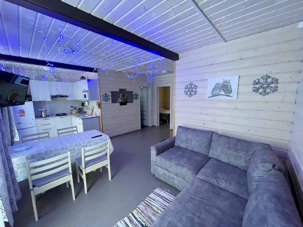 Коттедж Уютный дом с баней и видом на озеро Врево — Луга