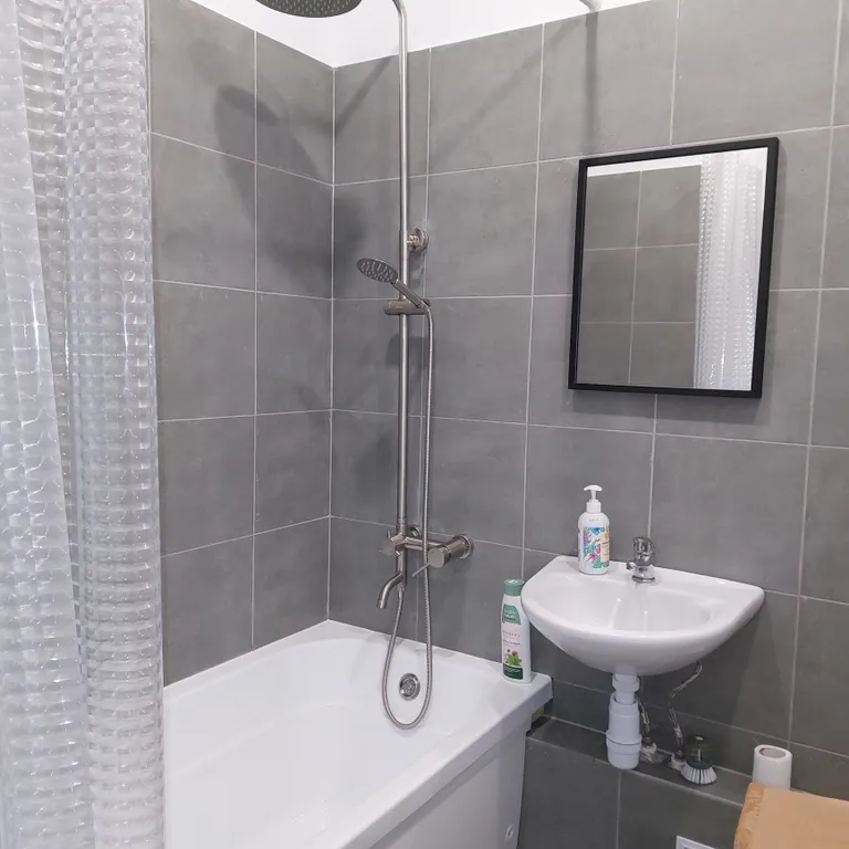 Уютная студия около Ботанического сада возле метро цена от 2000 за сут