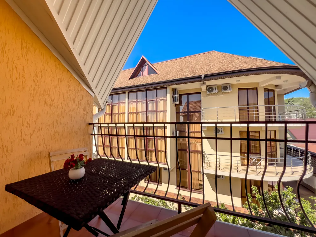 Стандарт 2-местный с двуспальной кроватью и балконом