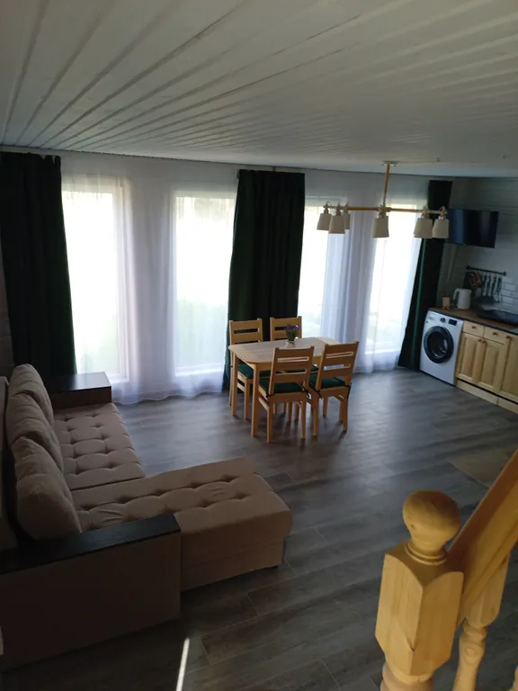 Дом у леса недалеко от песчаного пляжа