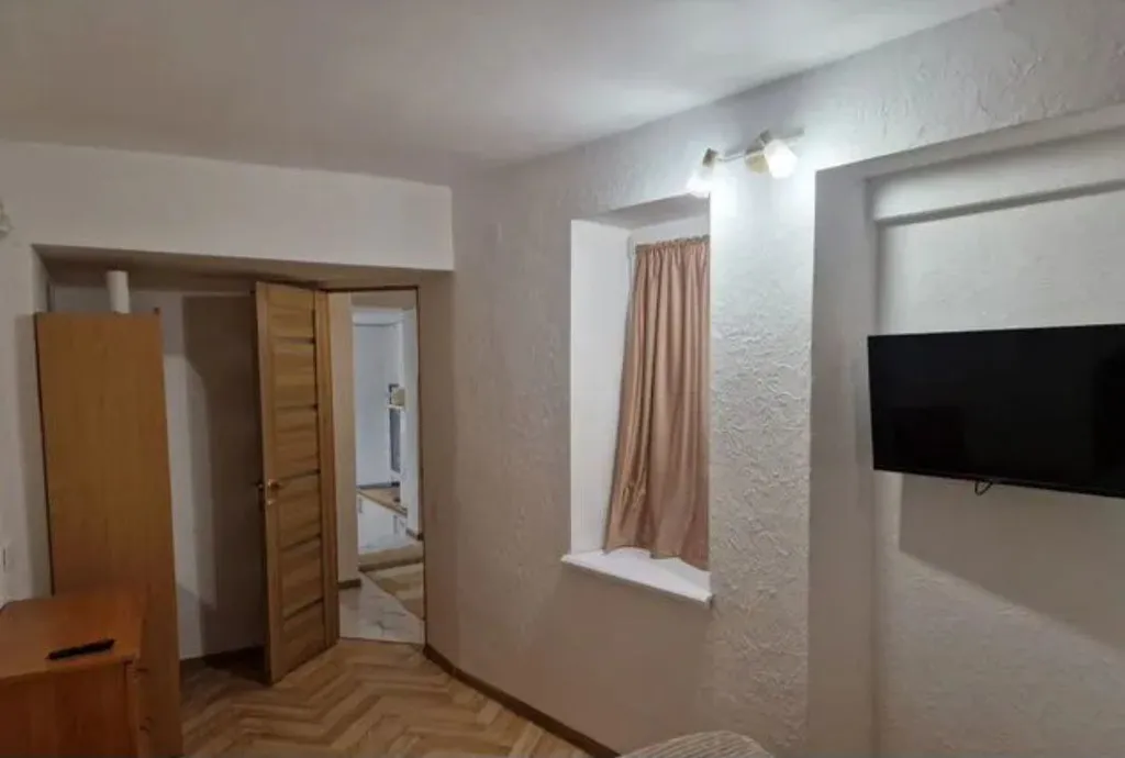 Уютная квартира с кухней, парковкой и морем за окном