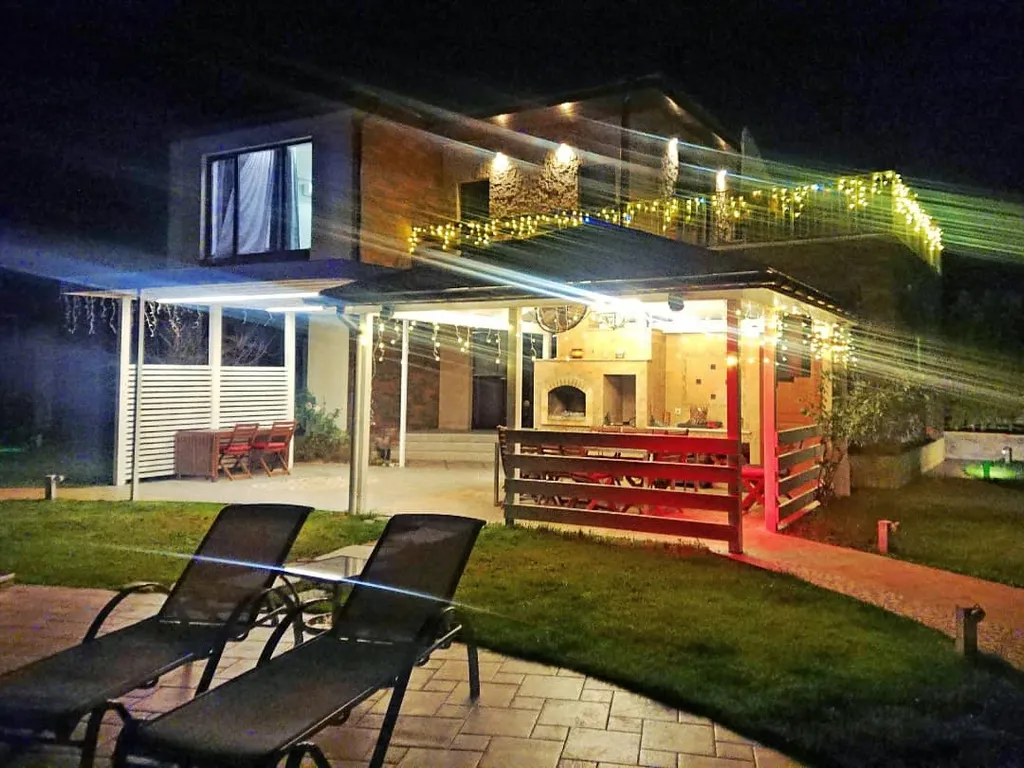 Коттедж с бассейном и хамамом