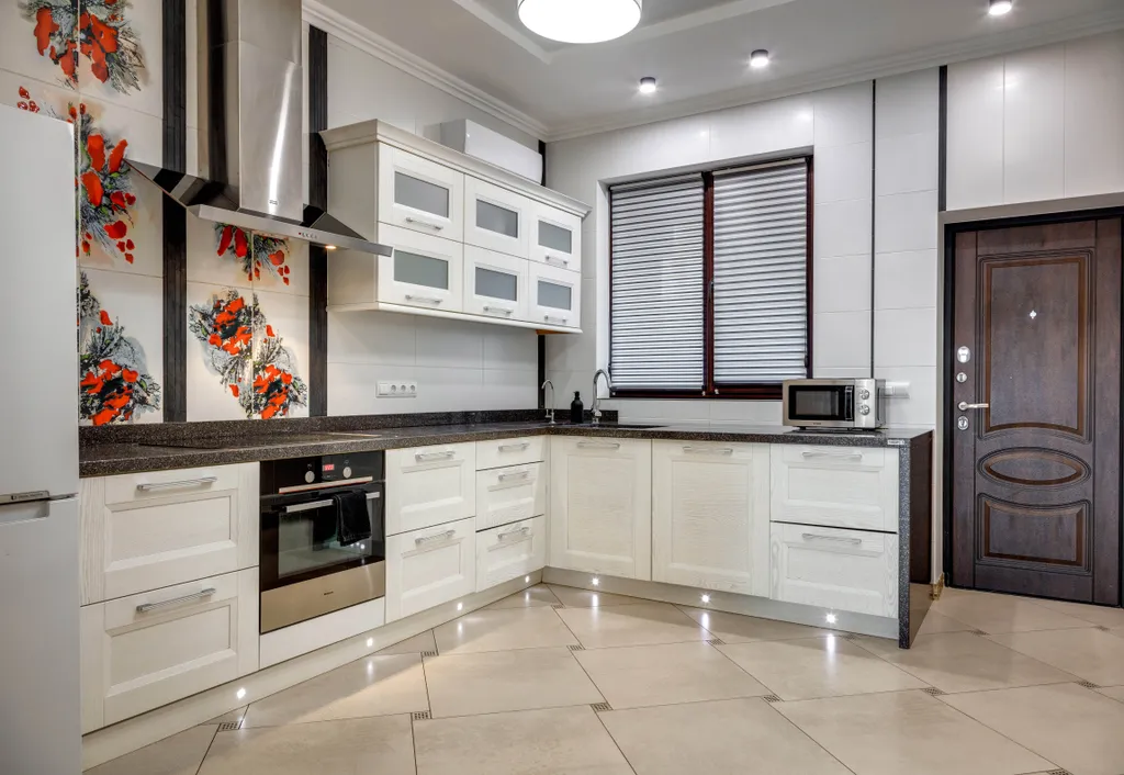 Современная 3-комнатная квартира с видом на море № 74