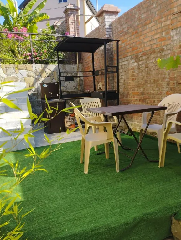 Уютный этаж с видом на сад и внутренним двориком