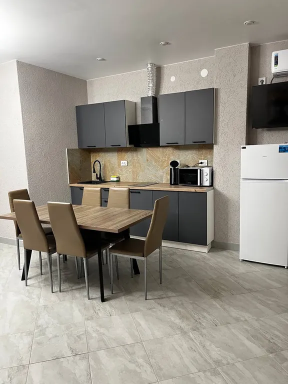 3-комнатные апартаменты с кухней на черном море