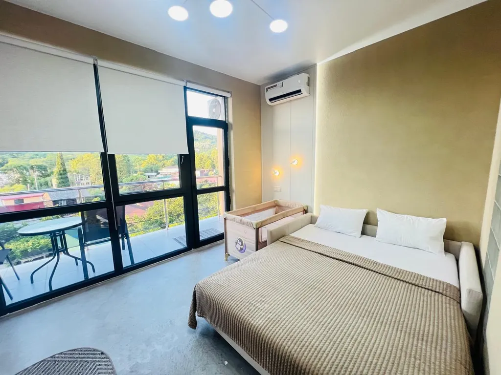 Стильная однокомнатная квартира с балконом — аренда посуточно в Вардане