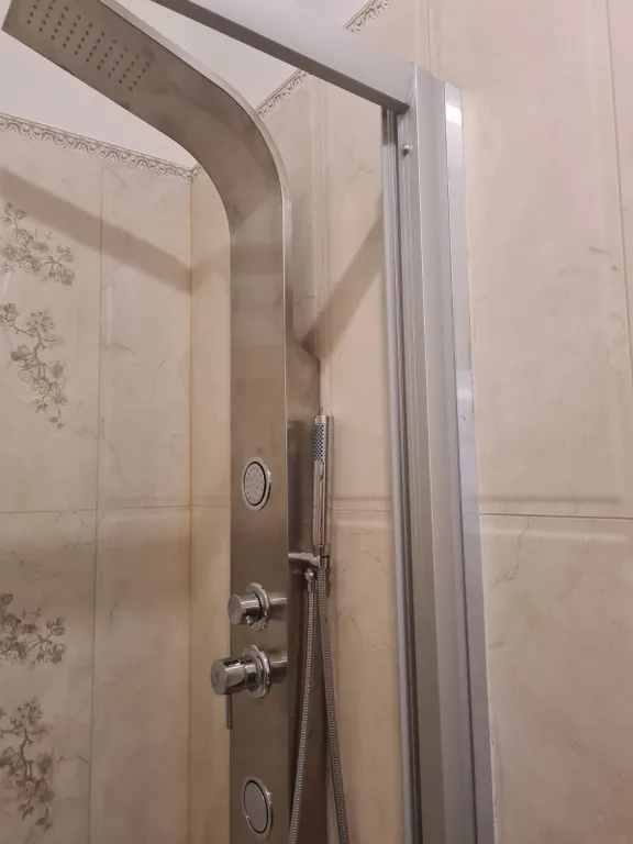 Art Deco One-Bedroom Suite in Library House