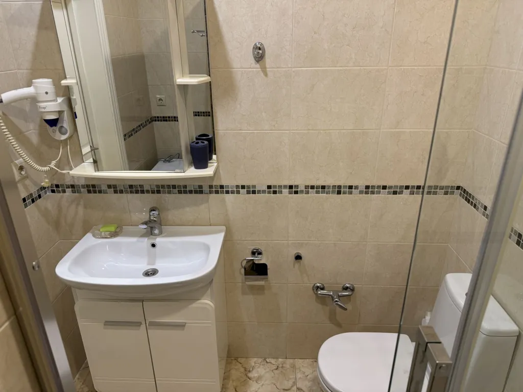 Квартира 1-комнатная квартира, 12 минут до центрального пляжа, балкон вид на горы — Геленджик