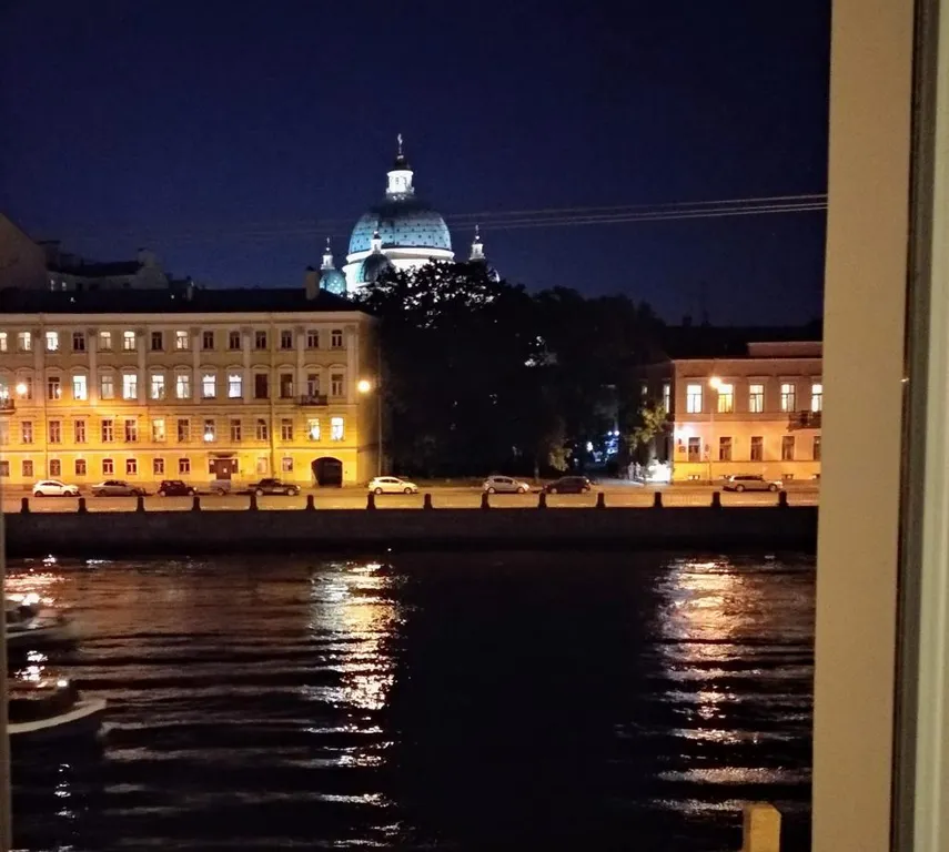 Квартира Квартира в центре с видом на фонтанку и купола — Санкт-Петербург