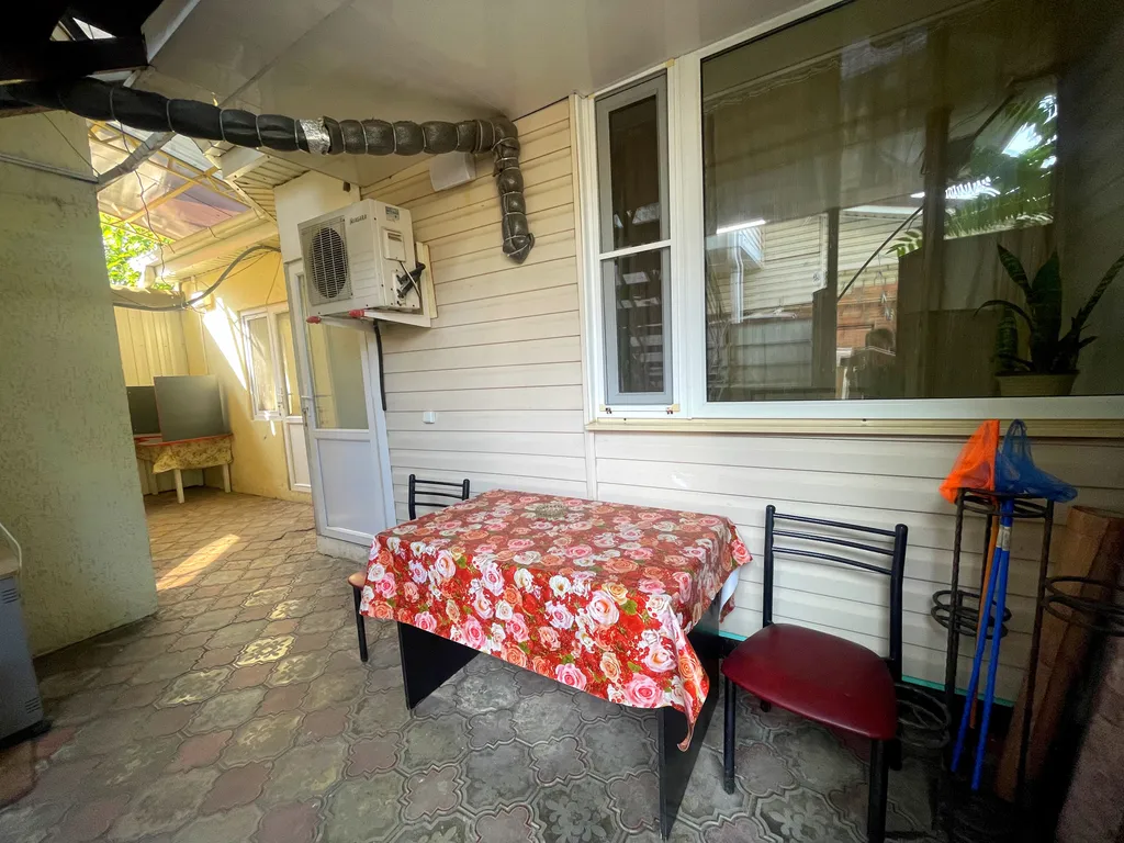 Квартира Отдельные апартаменты с парковкой и всеми удобствами — Ейск