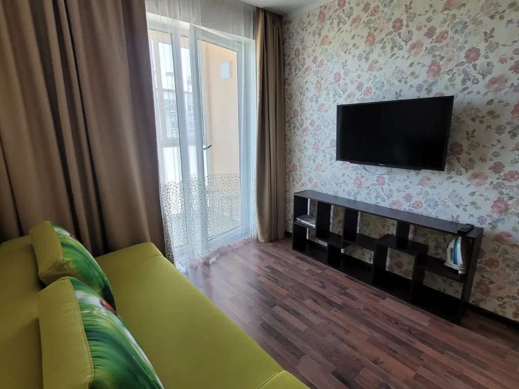 Чистая и уютная однокомнатная квартира недалеко от моря