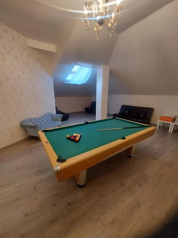 Белоснежная веранда и усадьба