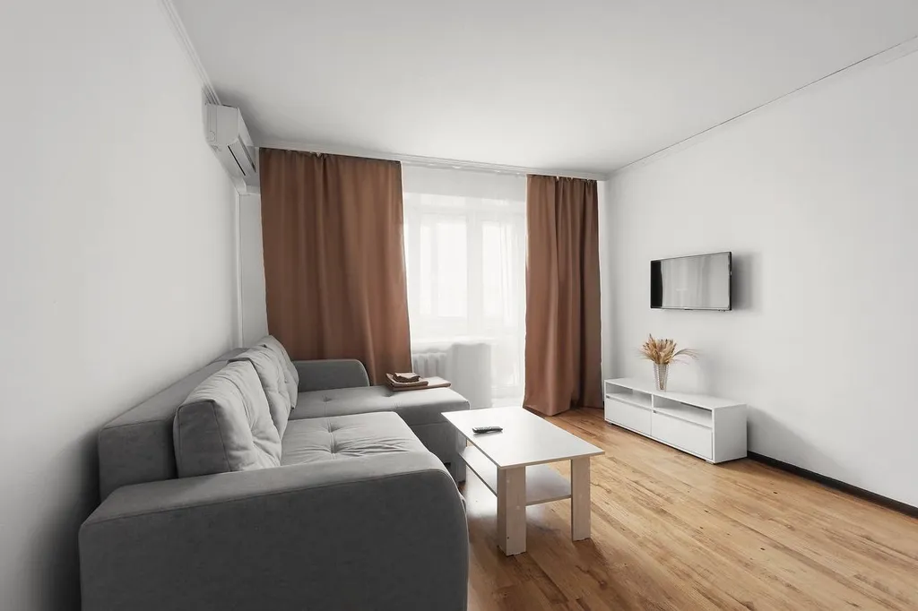 Большой 1-комнатной квартиры с видом на парк и реку