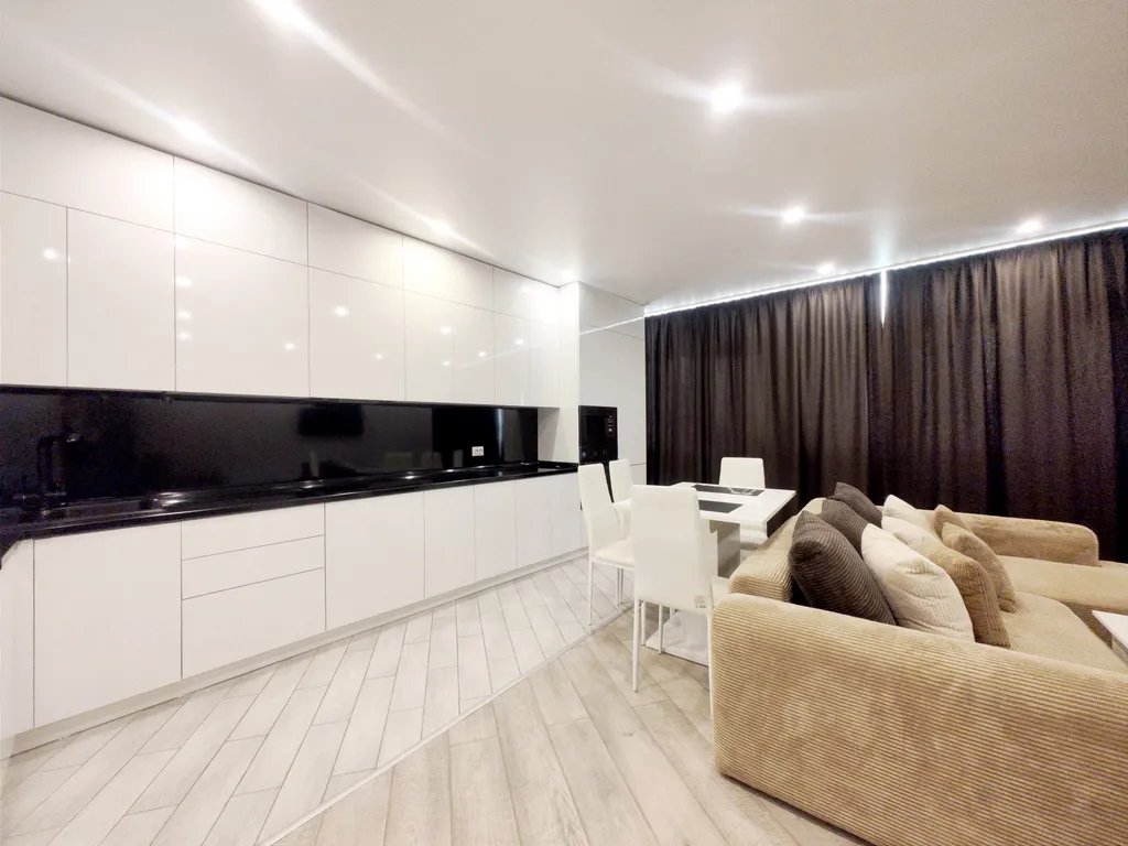 Стильные апартаменты с видом на море