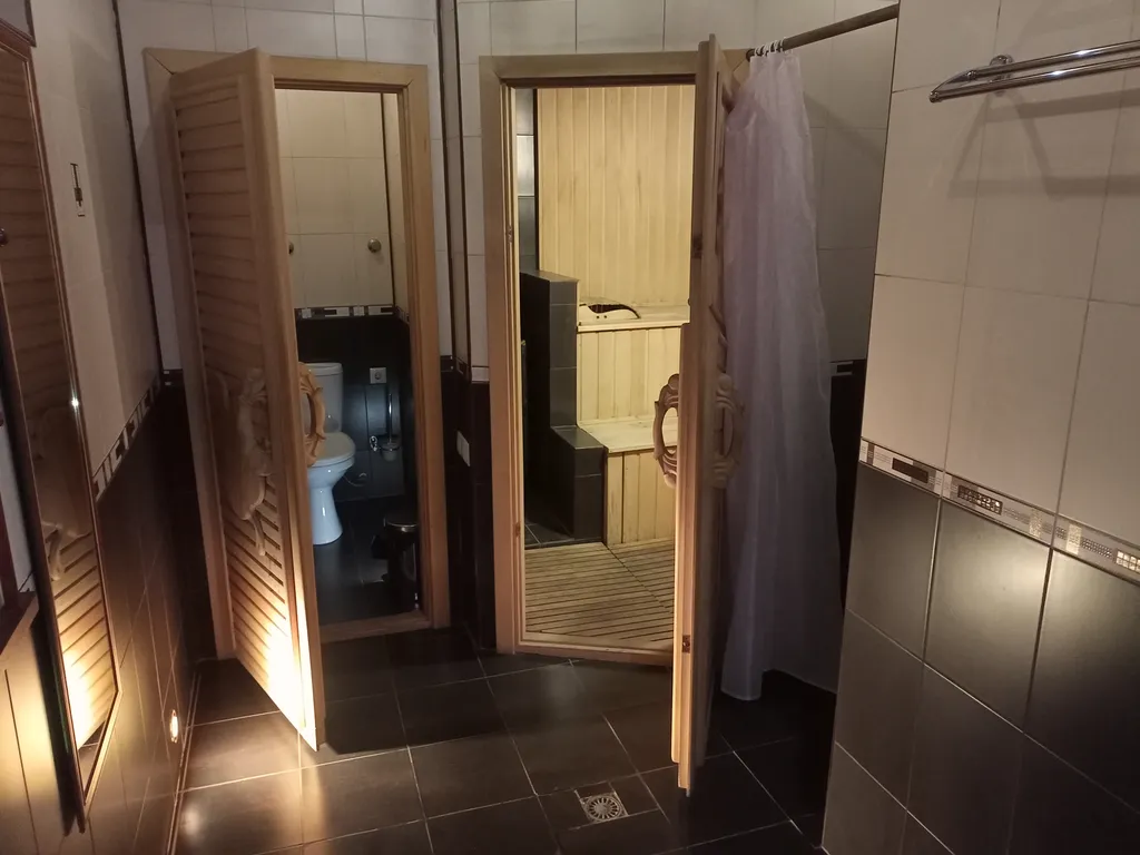 Дом с теплым бассейном и баней на дровах