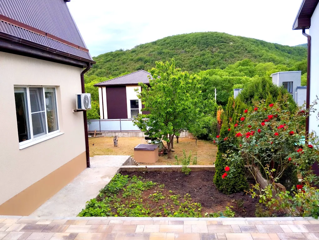 Дом в пригороде Новороссийска по дороге в сторону Абрау Дюрсо