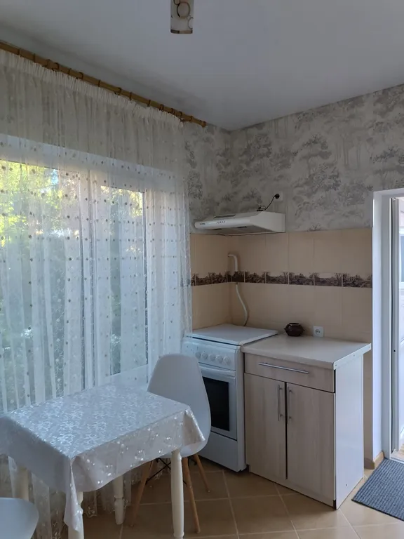 сдается коттедж 2  этажа.130 кв. м, с тремя отдельными комнатами