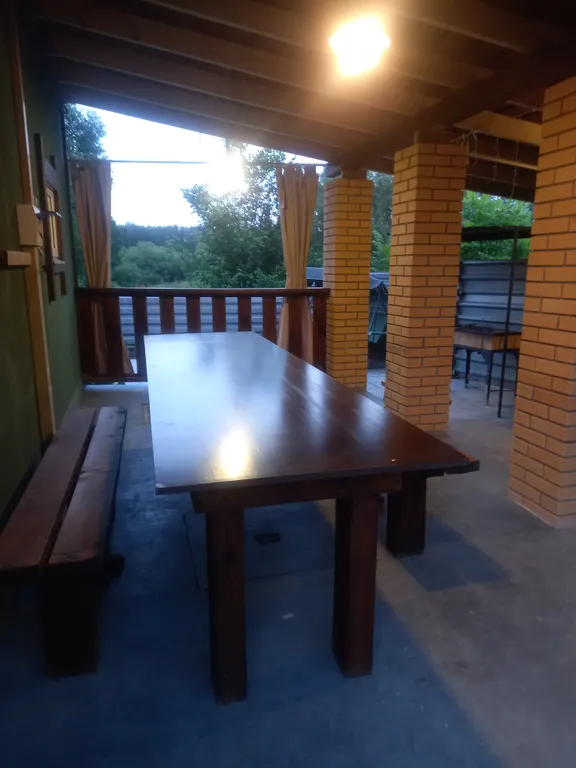 Дом у пруда