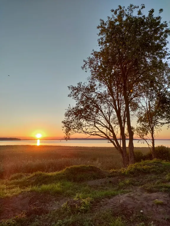 Современный дом с удобствами 1 линия озеро Селигер