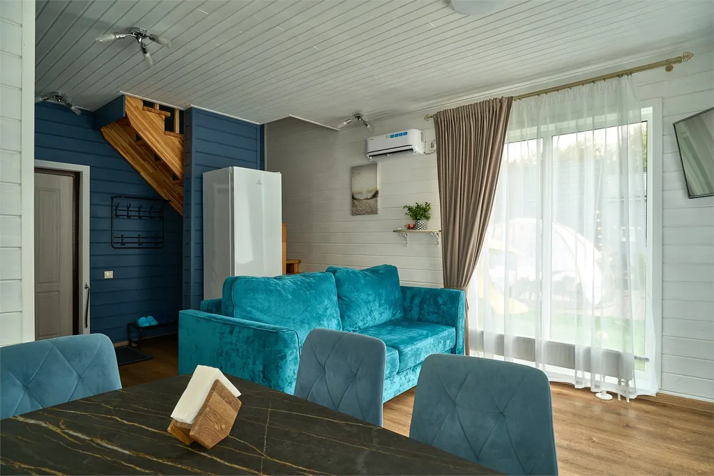 Коттедж с террасой и уличным джакузи