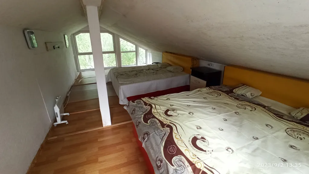 Коттедж Дом с батутом и видом на сад — Беседы