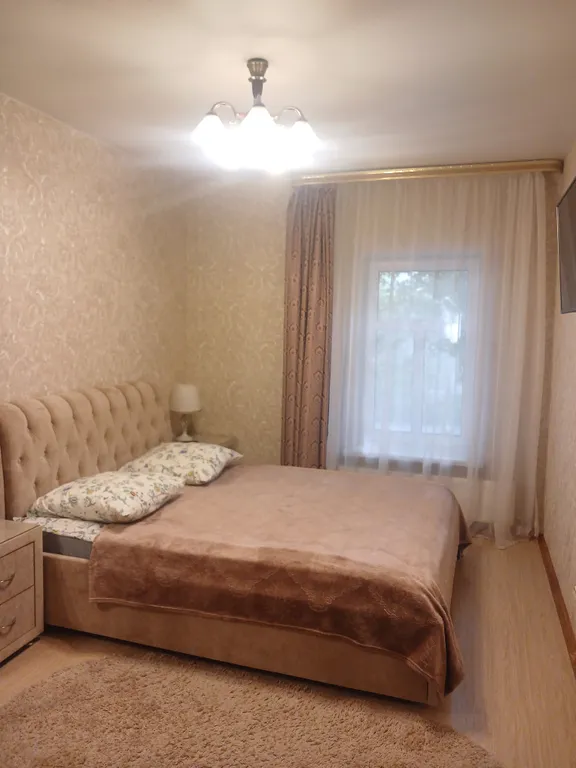 Трехкомнатная квартира у Торговых Рядов в центре