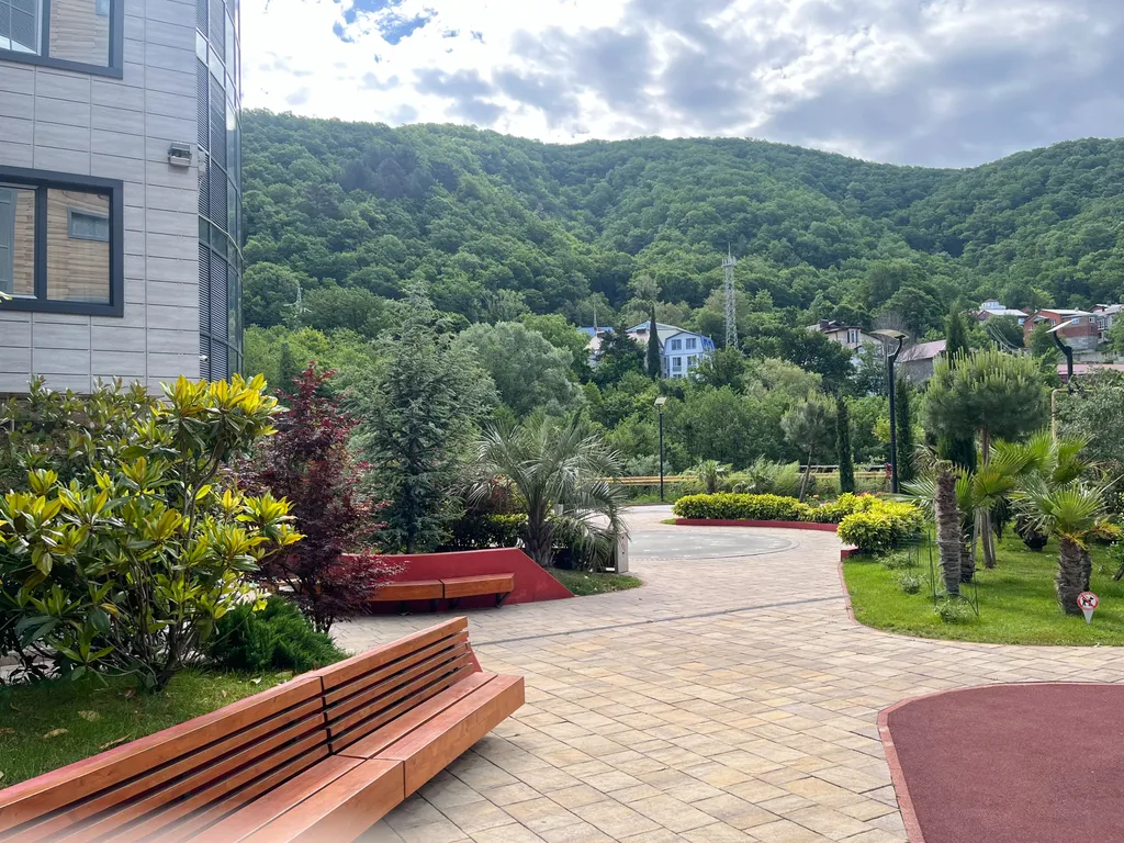 Просторная квартира-студия с кухней в ЖК премиум-класса