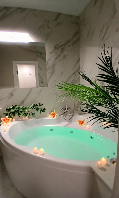 Квартира Квартира Tropic SPA Studio с джакузи XXL и тропическим душем в уютном центре — Минск