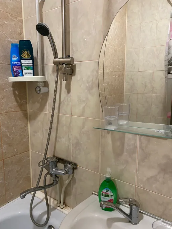 Двухкомнатная квартира с большой лоджией в центре Феодосии