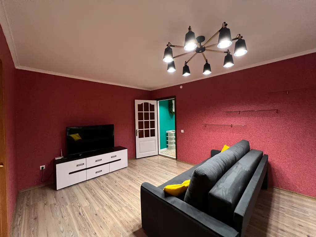 Квартира 3-комнатная Квартира — Евпатория