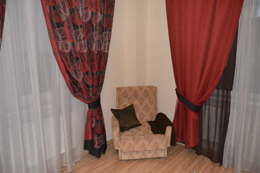 Красивые апартаменты с  видом из окна