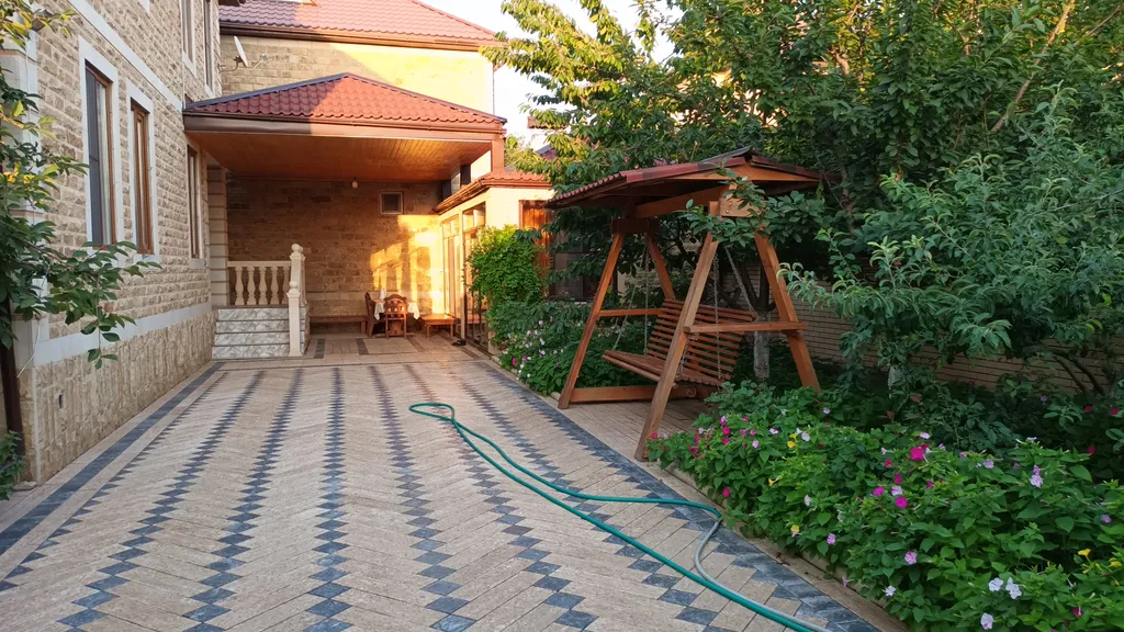 Уютный дом у моря