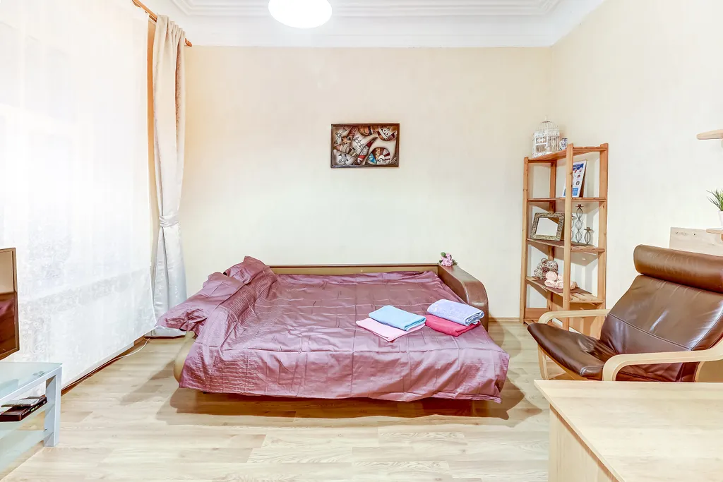 Ryss' 2BR Apt on Nevsky 136