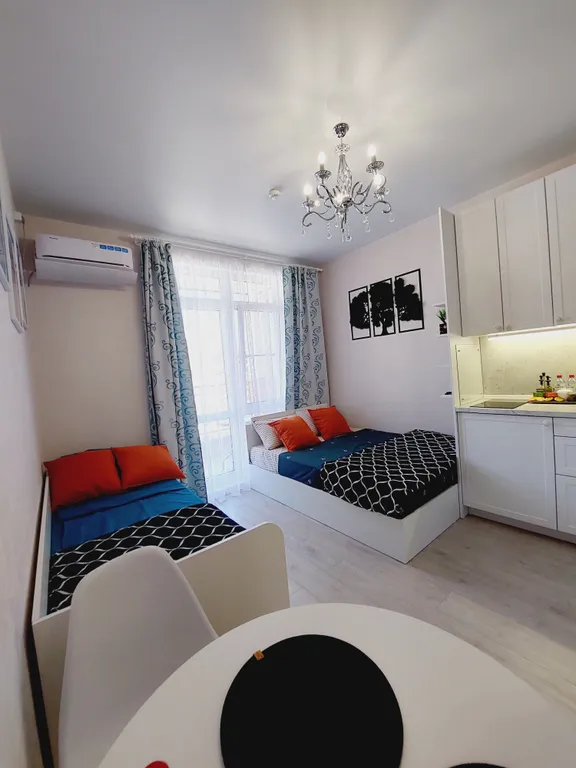 Студия с бассейнами в ЖК Кипарис