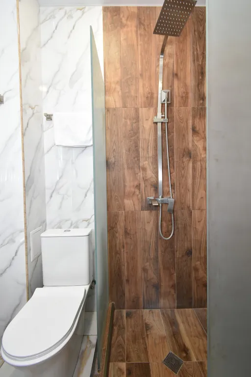 Royal blue бархатная студия в центре